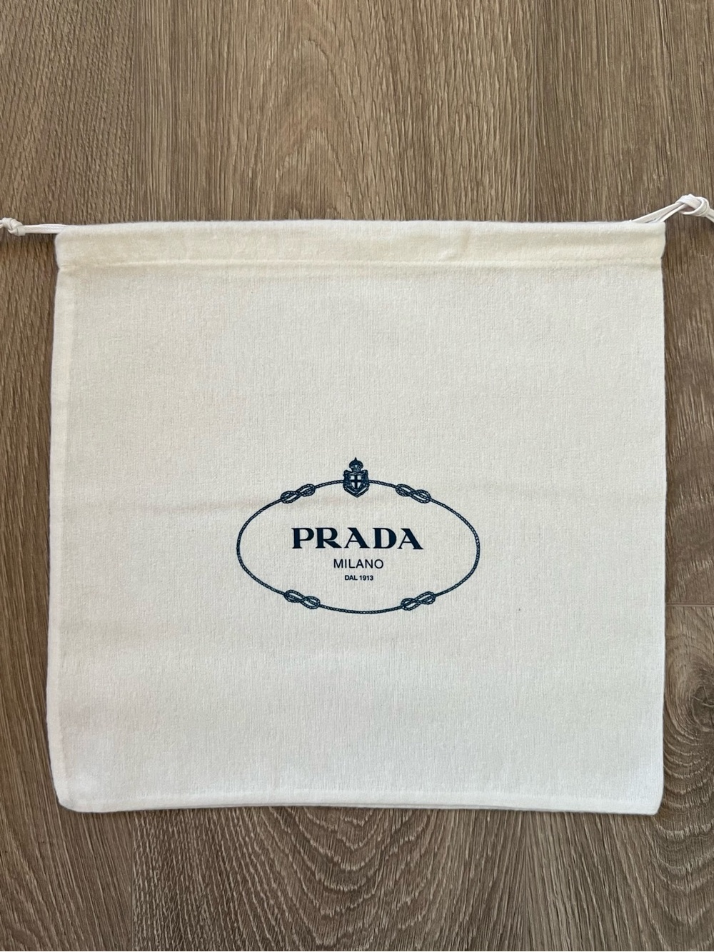 Prada dust bag (C878)